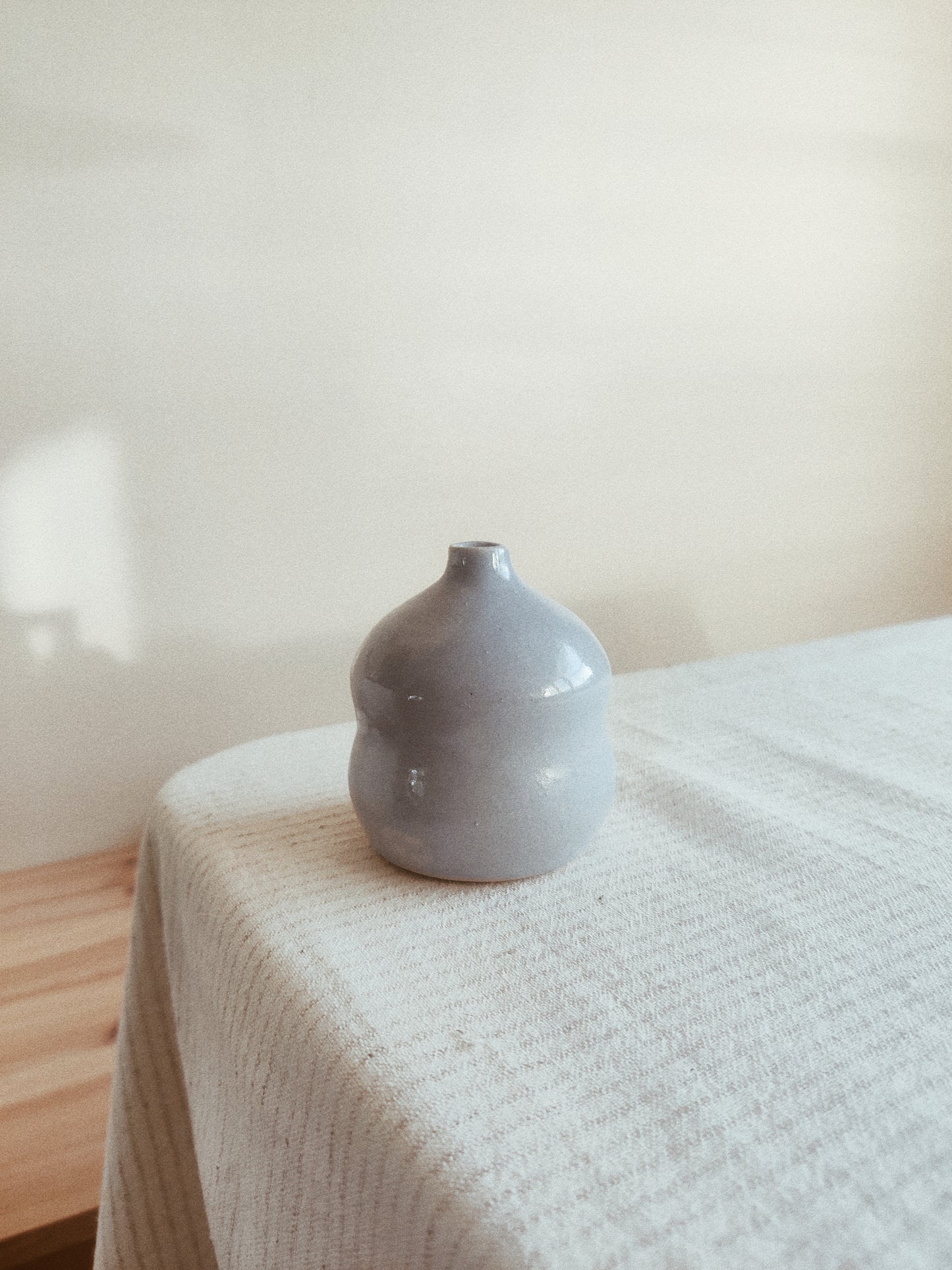 #89 Liten lavendelblå vas