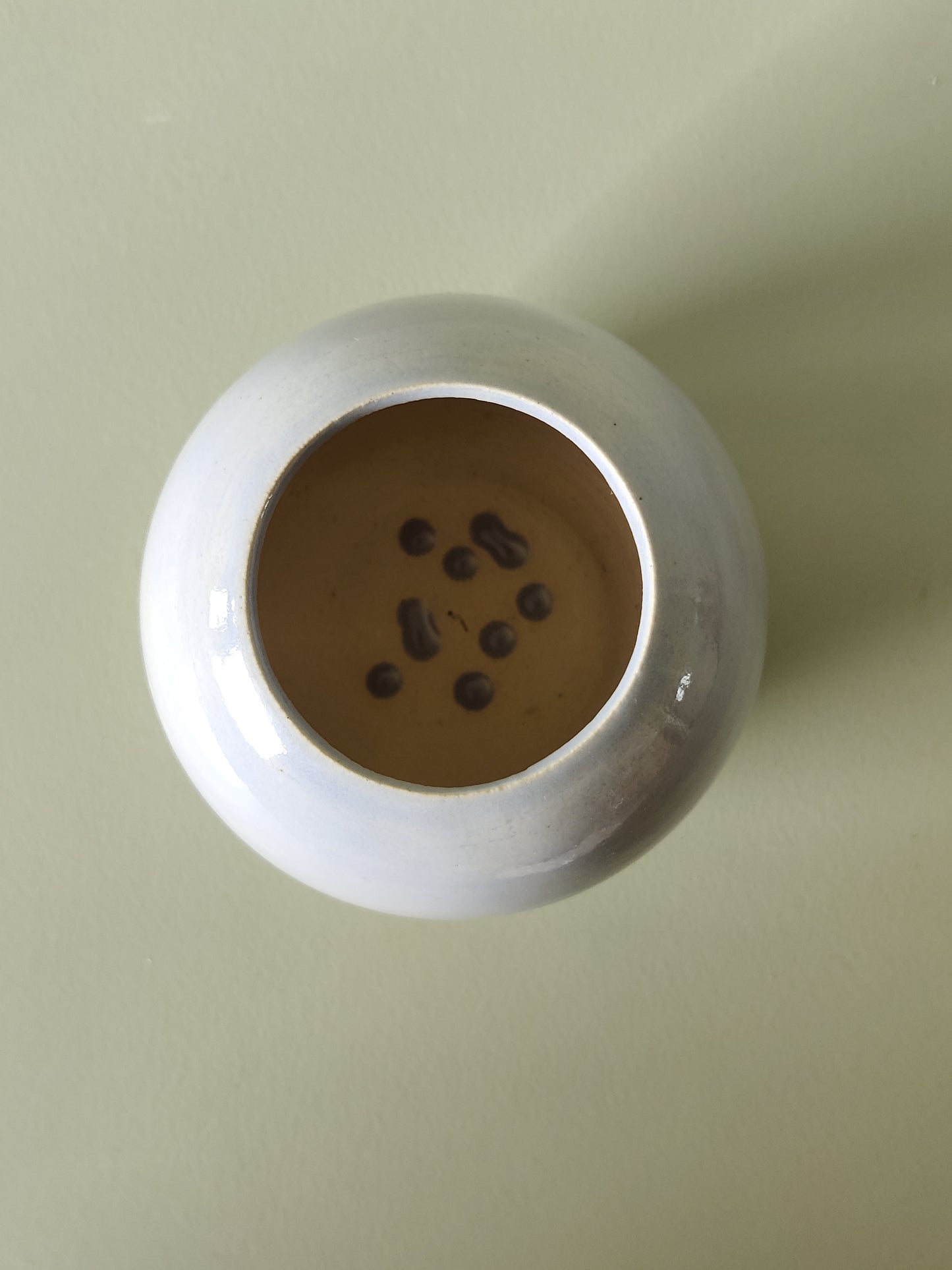 Pastellig rund vas/kruka