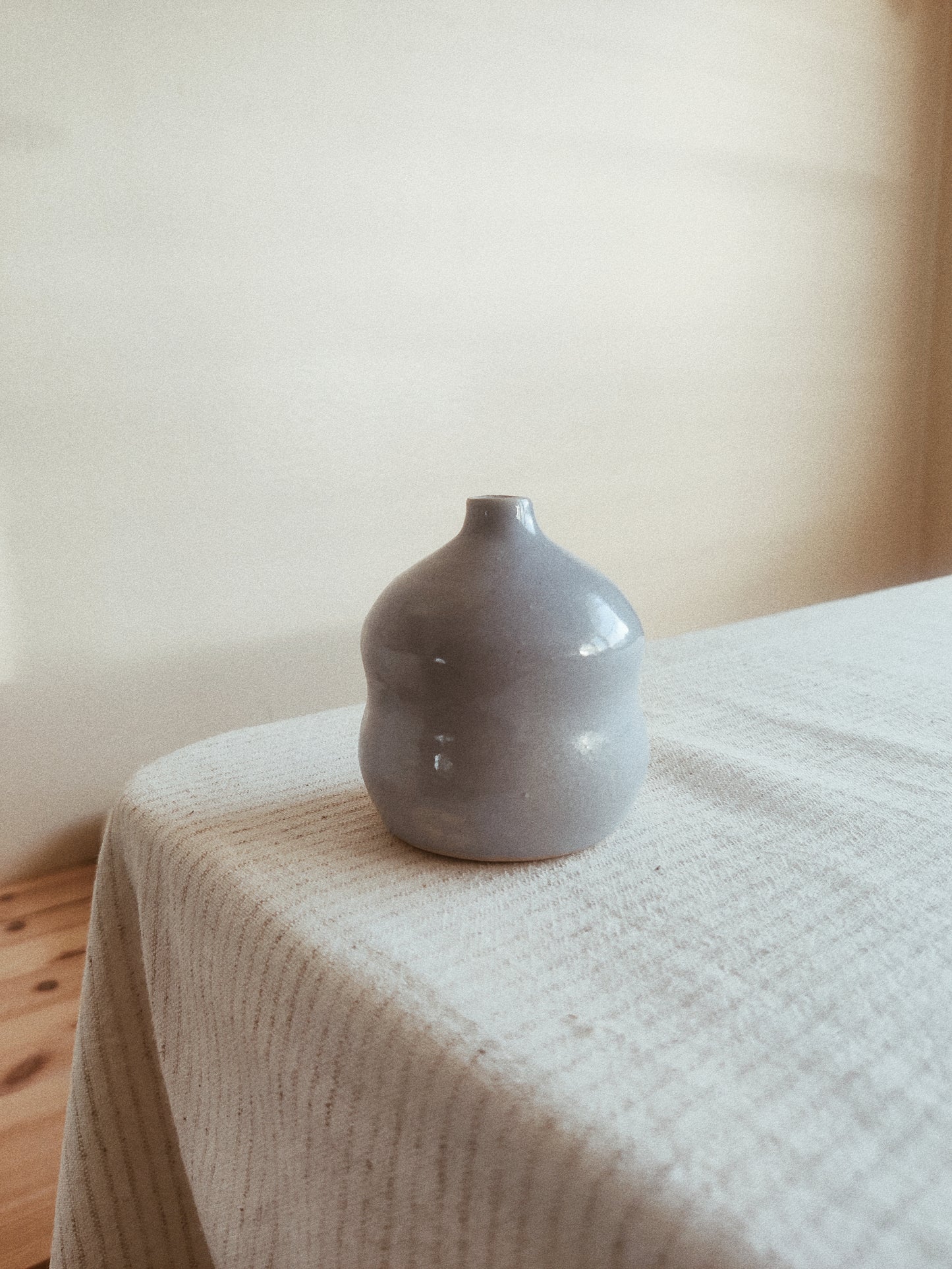 #89 Liten lavendelblå vas