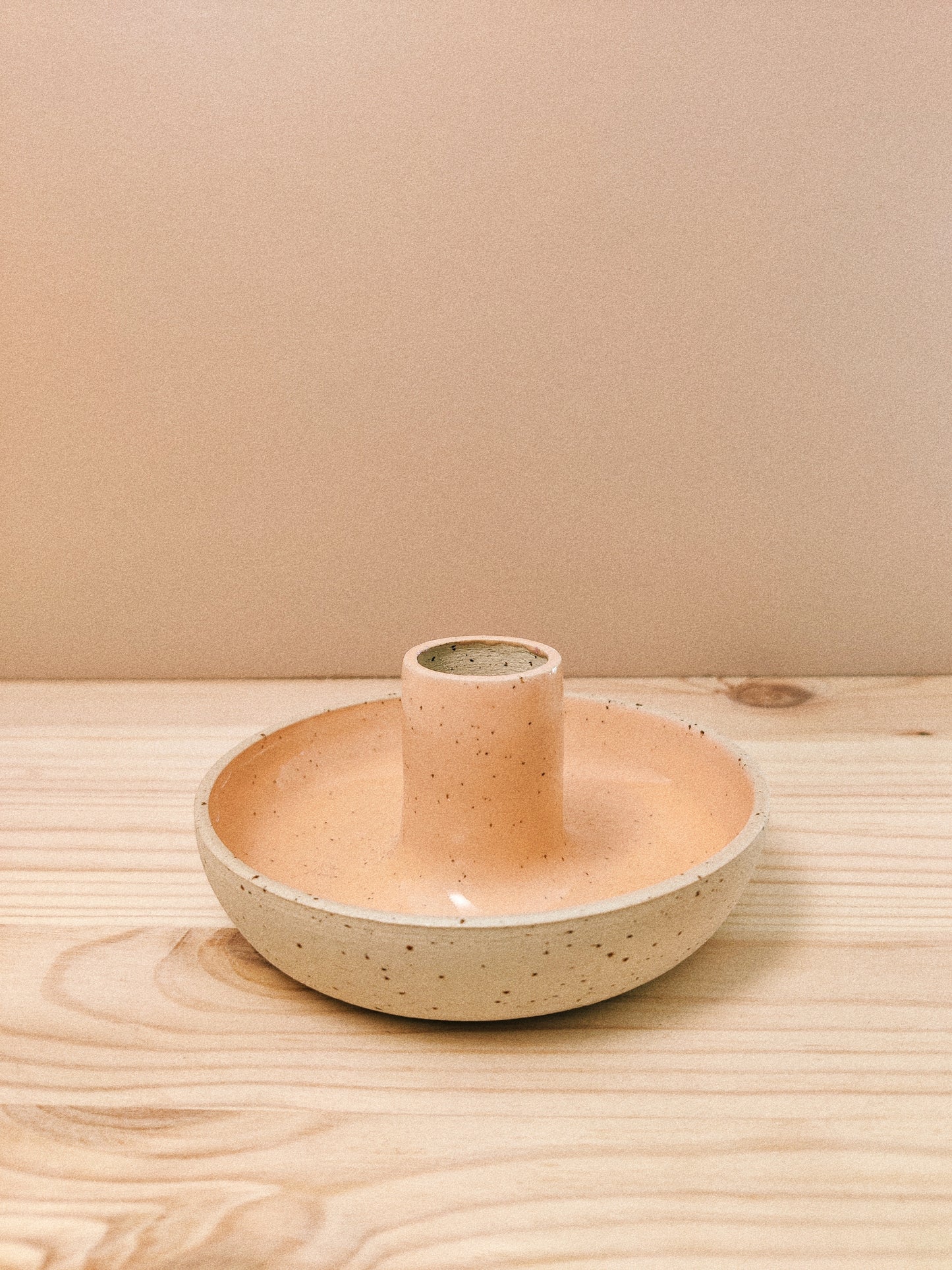 Ljusstakar i pastelltoner