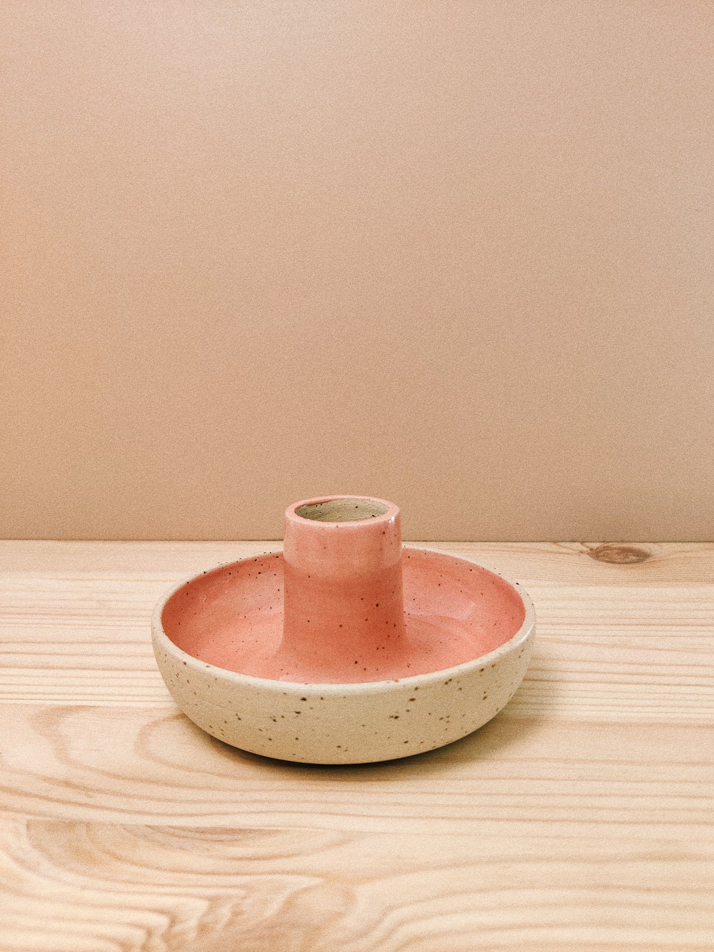 Ljusstakar i pastelltoner