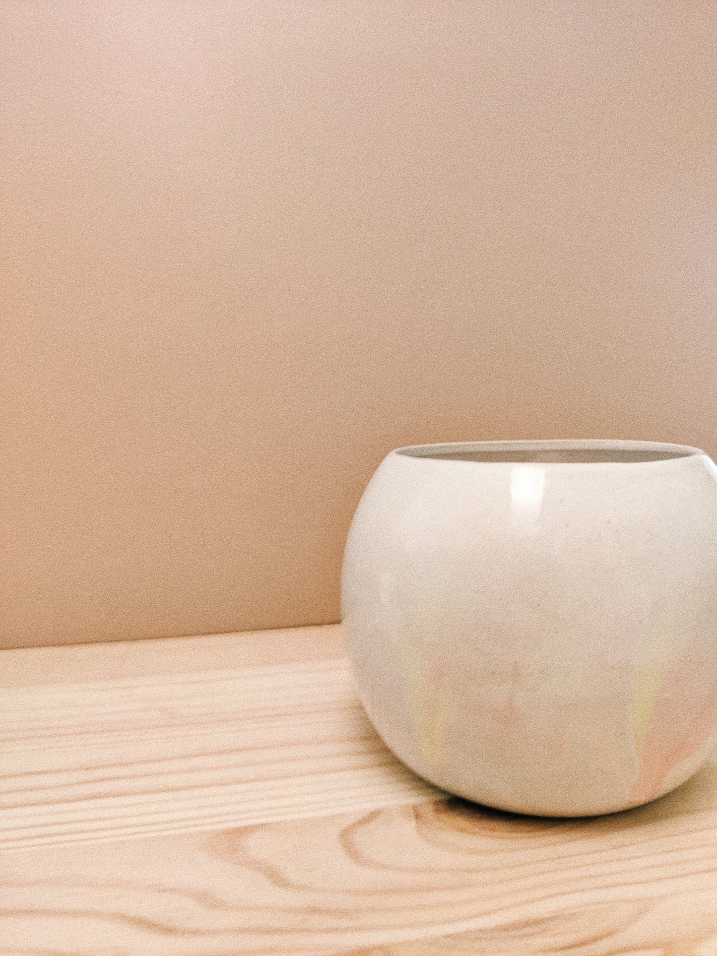 Pastellig rund vas/kruka