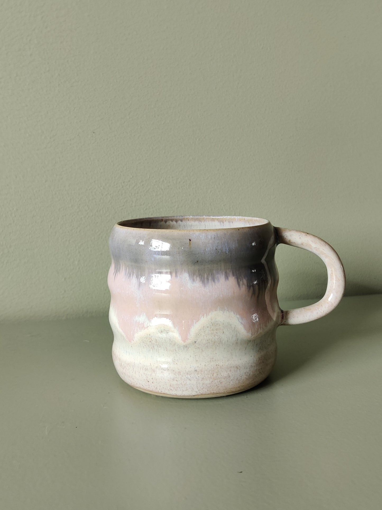 Pastellig mugg med öra